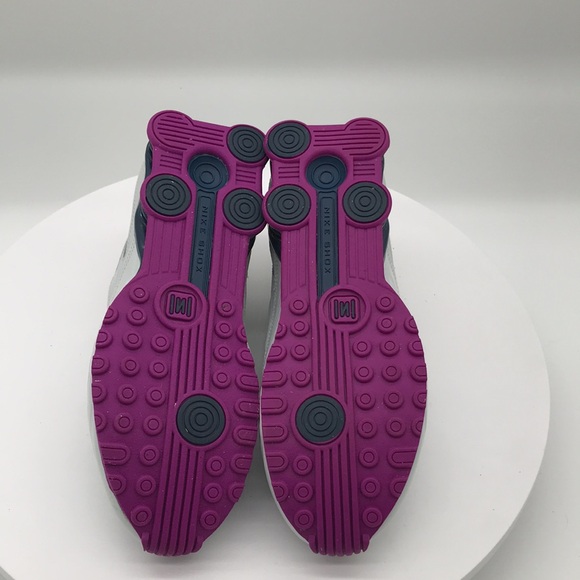 Nike womens  Shox Shocks sneakers size 8.5 US - Picture 5 of 6